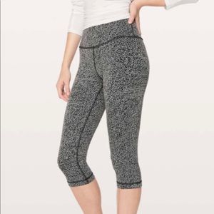 Lululemon Crop Tight size 6